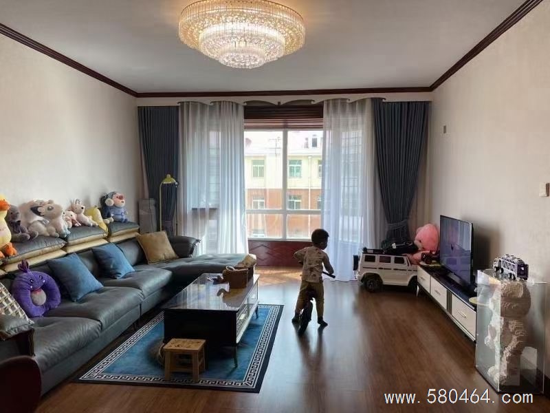 万宝5楼101平精装修