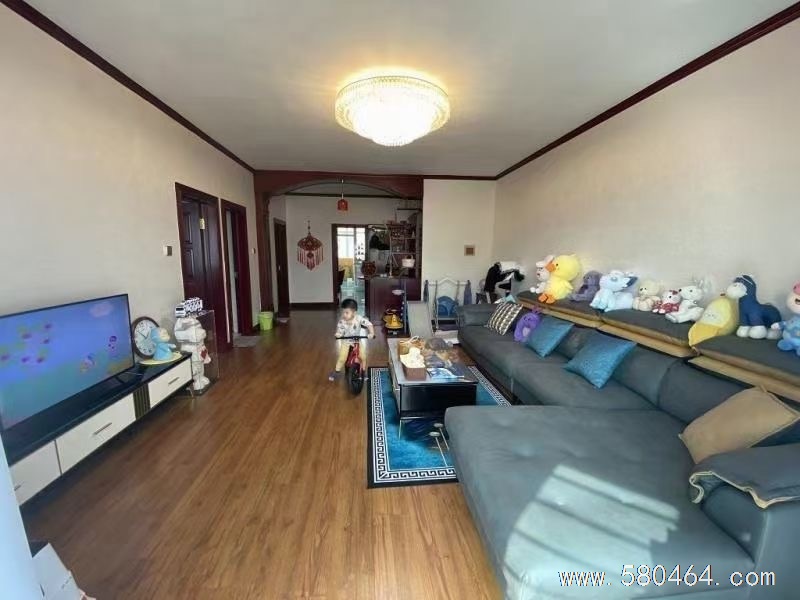 万宝5楼101平精装修