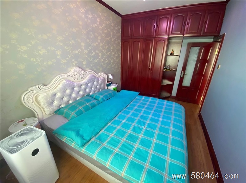 万宝5楼101平精装修