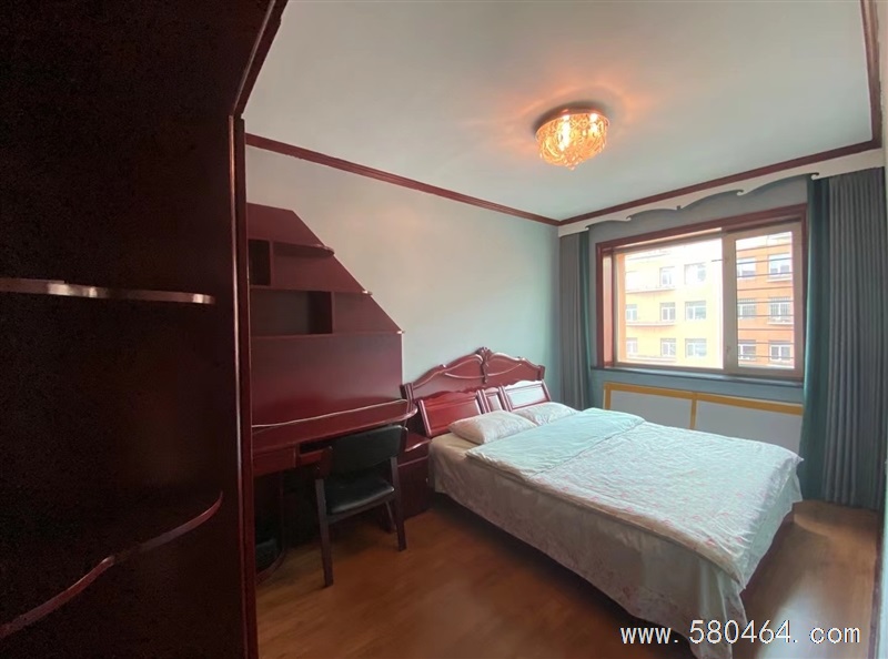 万宝5楼101平精装修