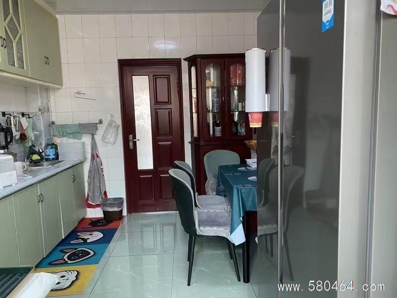 万宝5楼101平精装修