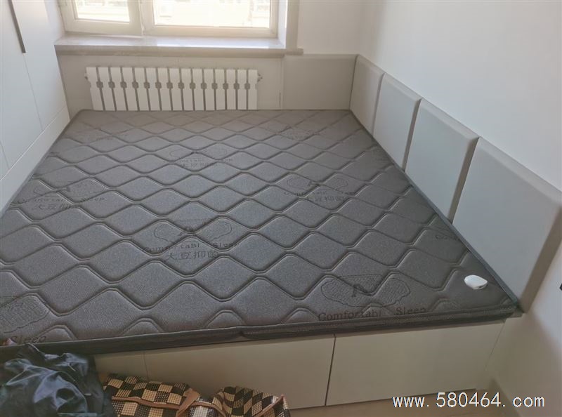 定做榻榻米床垫。软包炕围,软包防盗门,定做纱窗。