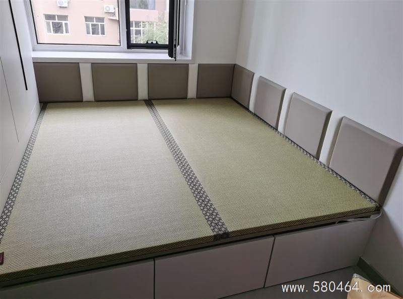 定做榻榻米床垫。软包炕围,软包防盗门,定做纱窗。