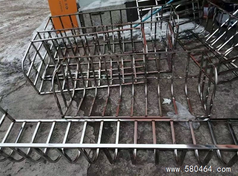 金钢网纱窗一包防盗门