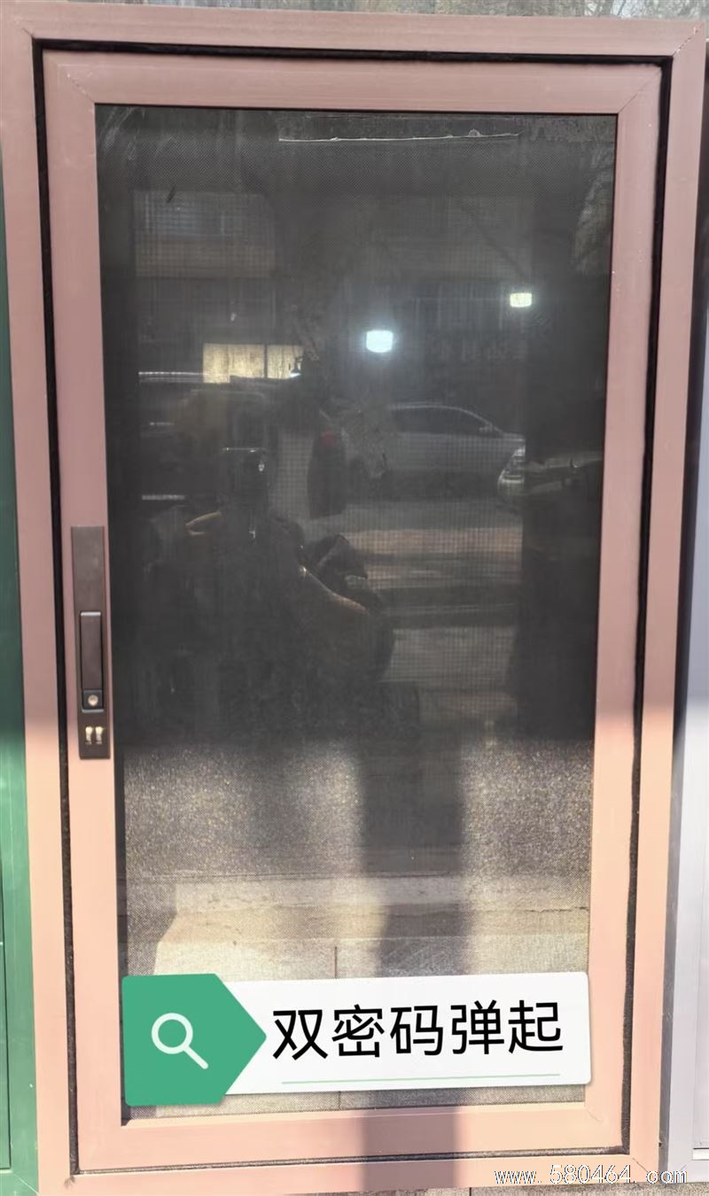定做批发各种纱窗,加密高清纱窗。 软包防盗门,、软包炕墙围 门窗厂维修门窗,换门窗玻,